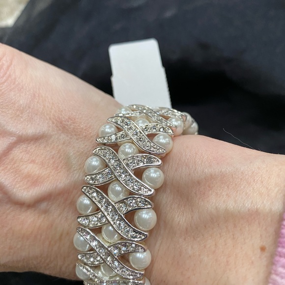 Pearl and diamond bracket - Picture 3 of 3